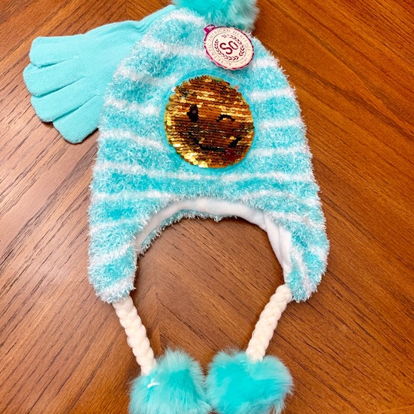 Other - Hat & Gloves